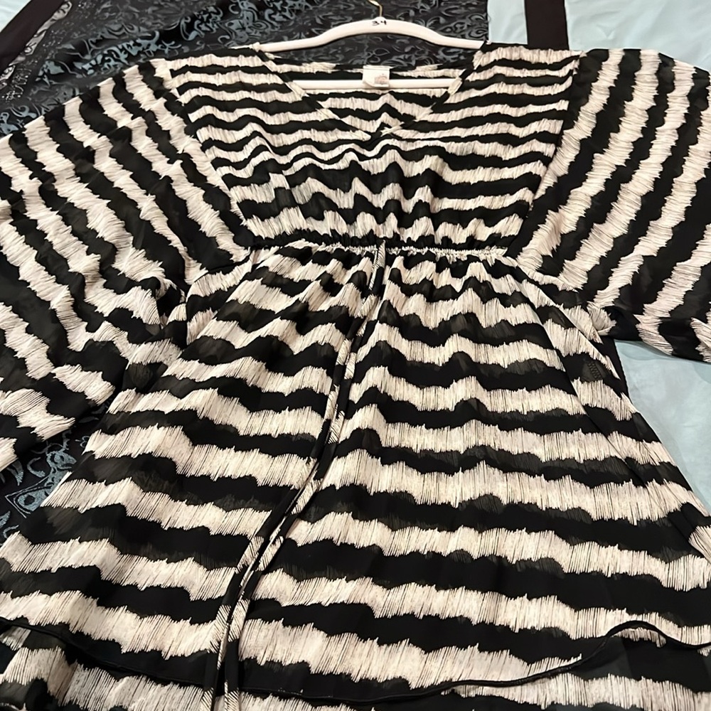 Black and White Striped Blouse, size large - Picture 6 of 8